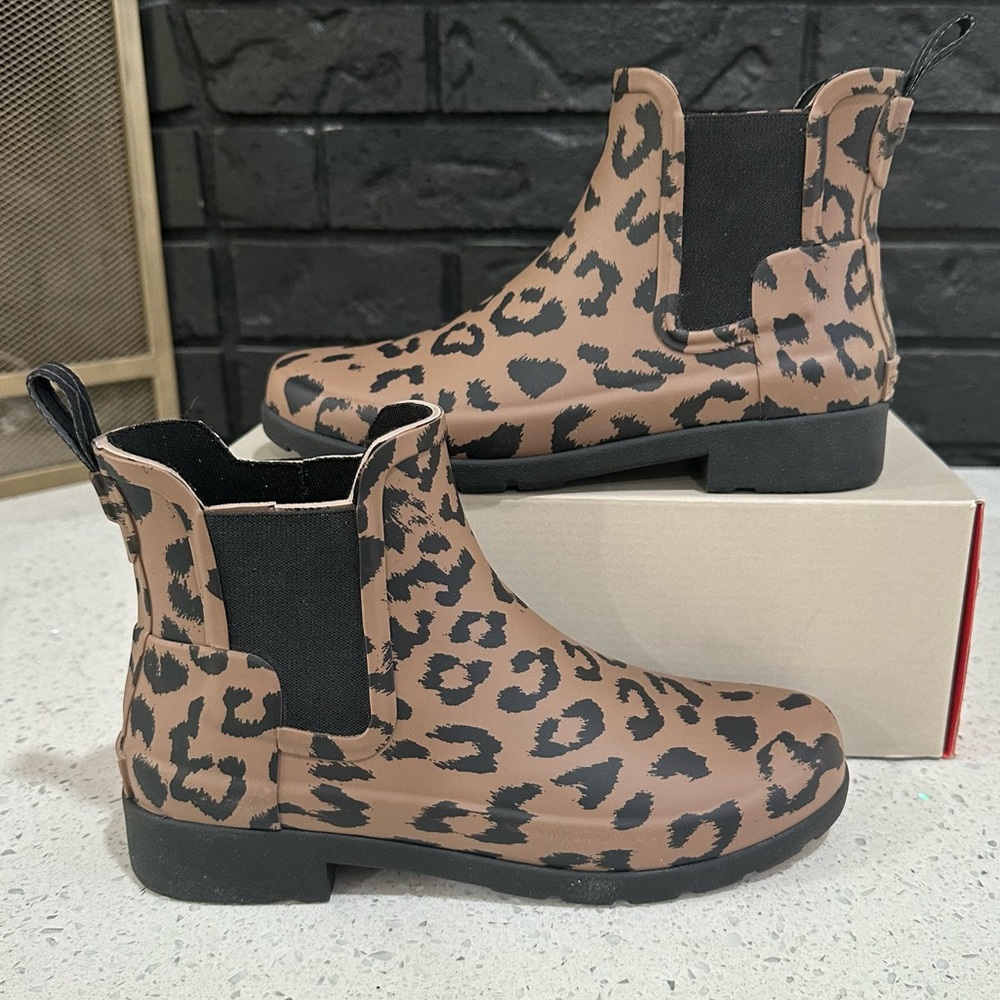 New in Box Hunter Chelsea Cheetah Print Rain Boots Size 6